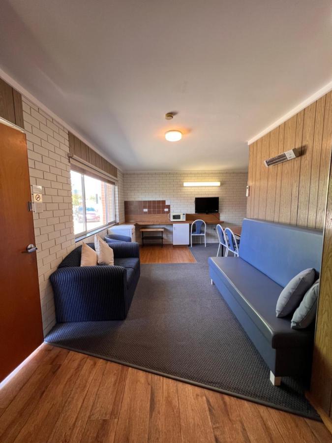 Sturt Motel Balranald Εξωτερικό φωτογραφία